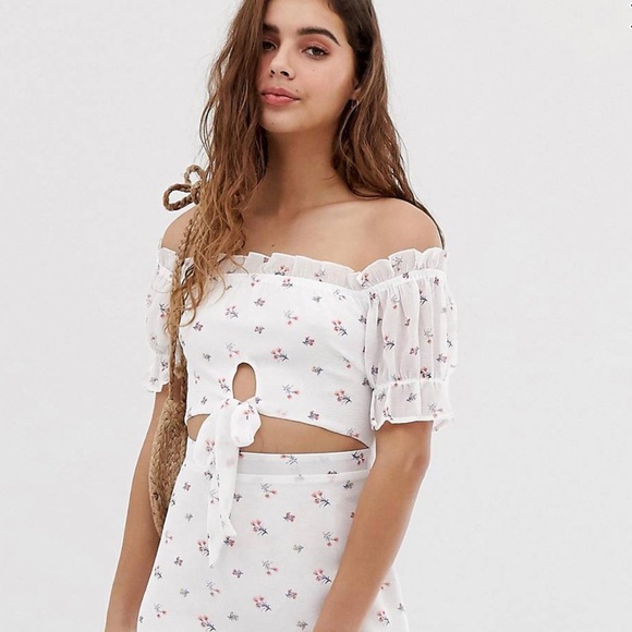 Wild Honey ASOS Cut Out White Floral Dress Never Worn - Picture 2 of 6